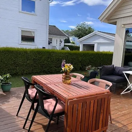 Trivelig Leilighet Med Uteplass Pa Lund Apartment *
